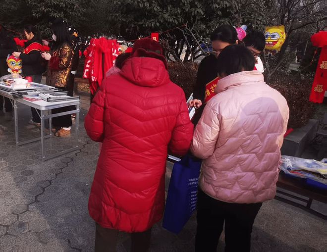 中国太保寿险河南分公司积极开展“金融灯谜闹元宵 消保知识护万家”活动(图2)